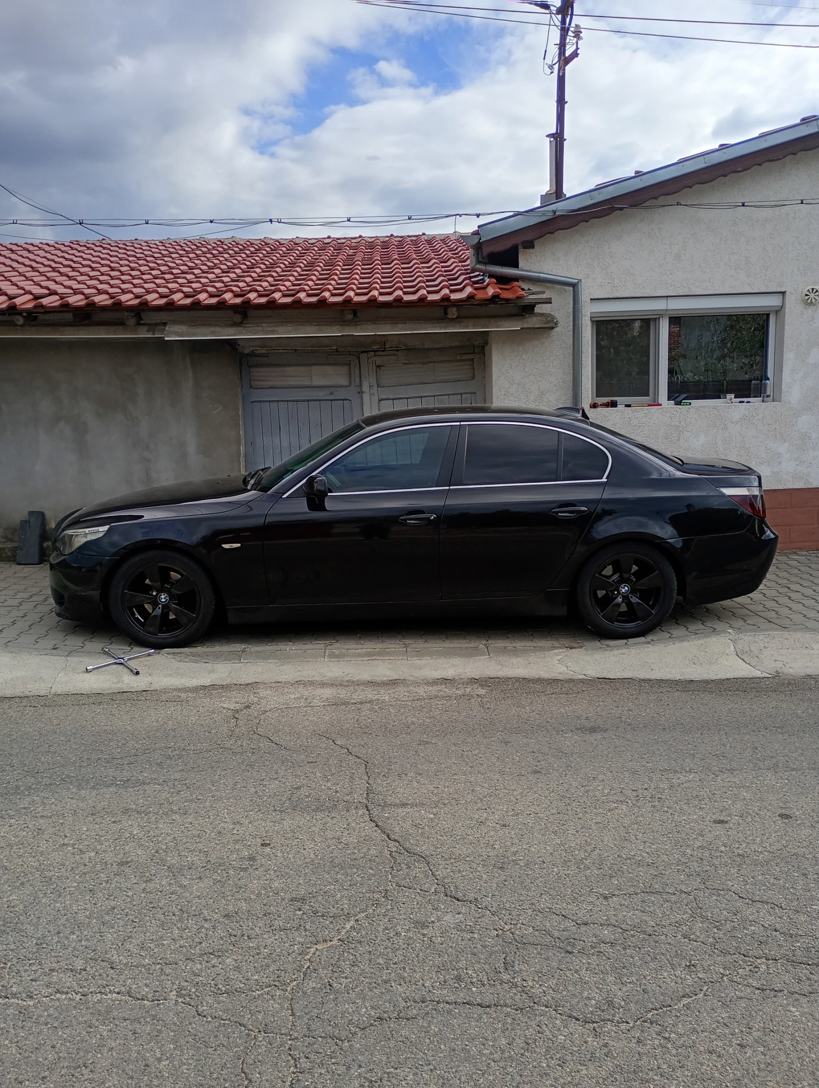 BMW 520, снимка 17 - Автомобили и джипове - 56559242