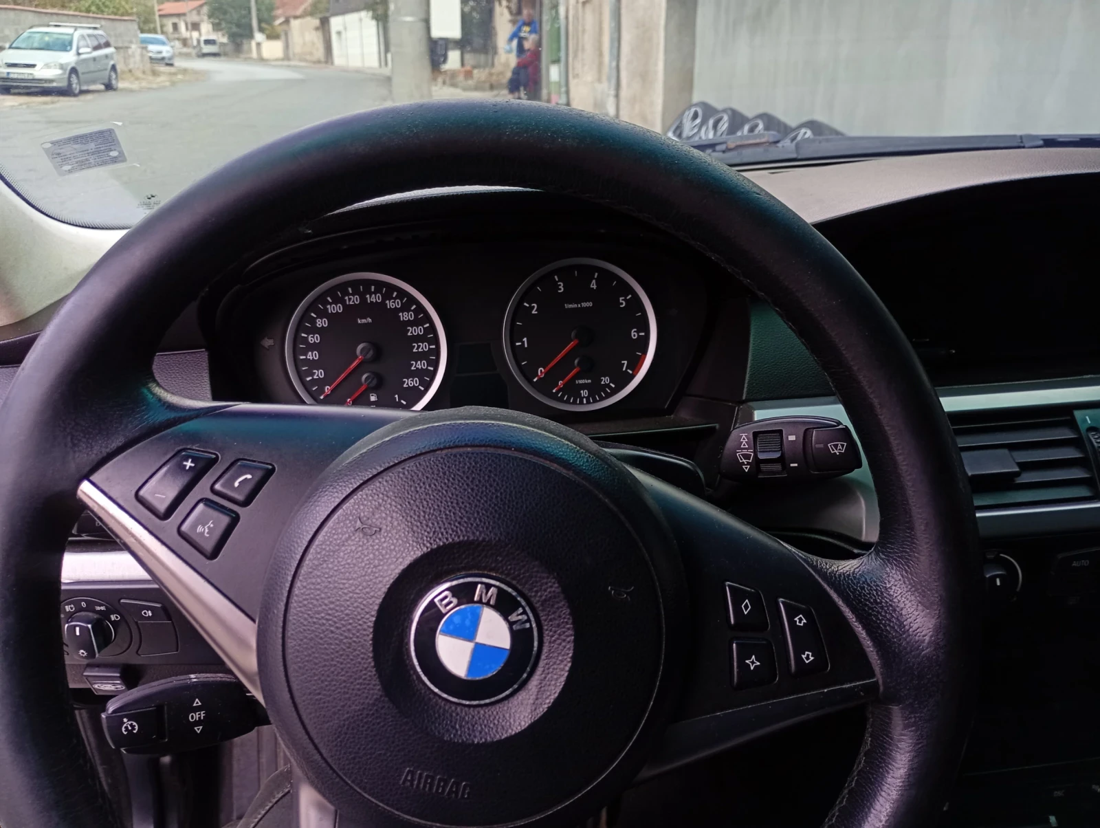 BMW 520, снимка 4 - Автомобили и джипове - 56559242