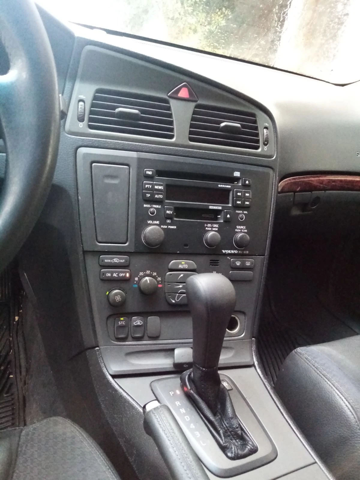 Volvo V70 D5, снимка 12 - Автомобили и джипове - 56610742