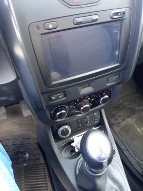 Dacia Duster, снимка 15 - Автомобили и джипове - 53193870