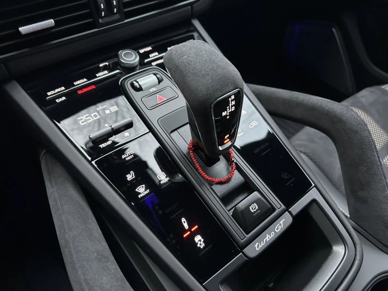 Porsche Cayenne TURBO GT / 35000км, снимка 14 - Автомобили и джипове - 52696762