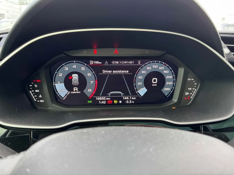 Audi Q3 * Komfort * CARFAX * БЕЗ ПЪРВОНАЧАЛНА ВНОСКА, снимка 8 - Автомобили и джипове - 53008863