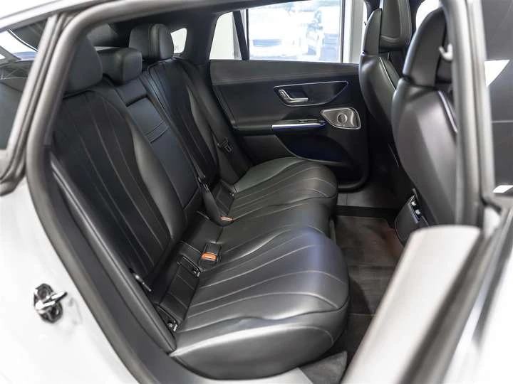 Mercedes-Benz EQE, снимка 16 - Автомобили и джипове - 53986500