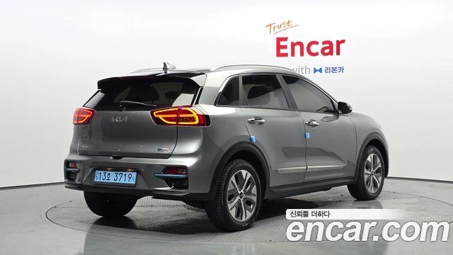 Kia Niro, снимка 2 - Автомобили и джипове - 56267178