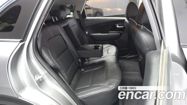 Kia Niro, снимка 12 - Автомобили и джипове - 56267178
