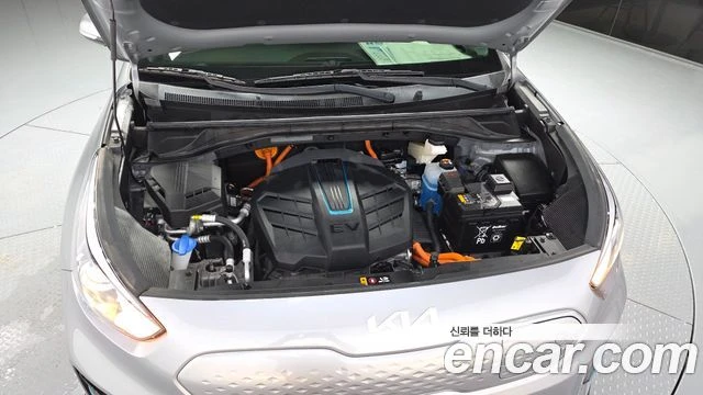 Kia Niro, снимка 6 - Автомобили и джипове - 56267178