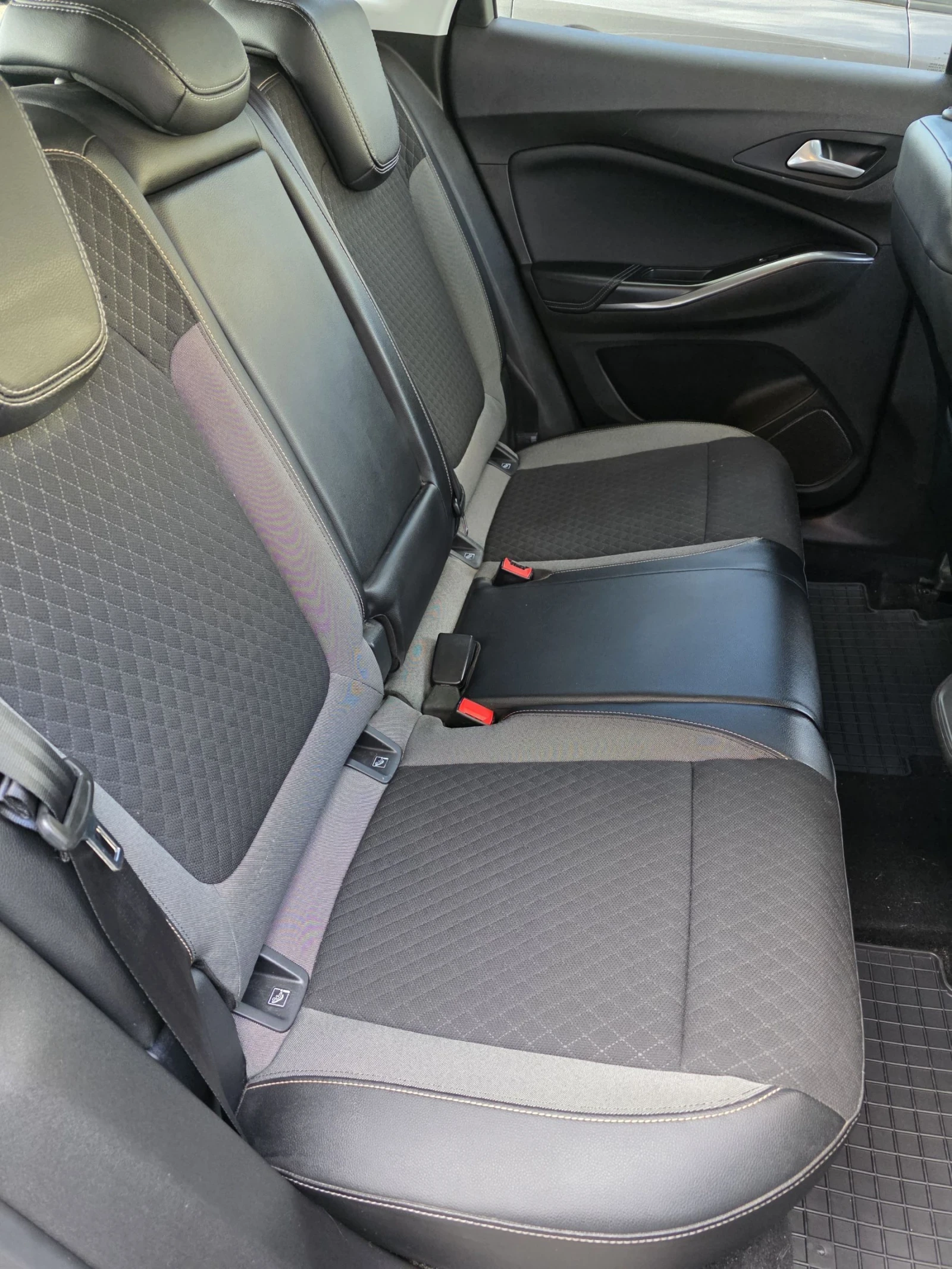 Opel Grandland X, снимка 12 - Автомобили и джипове - 53360819