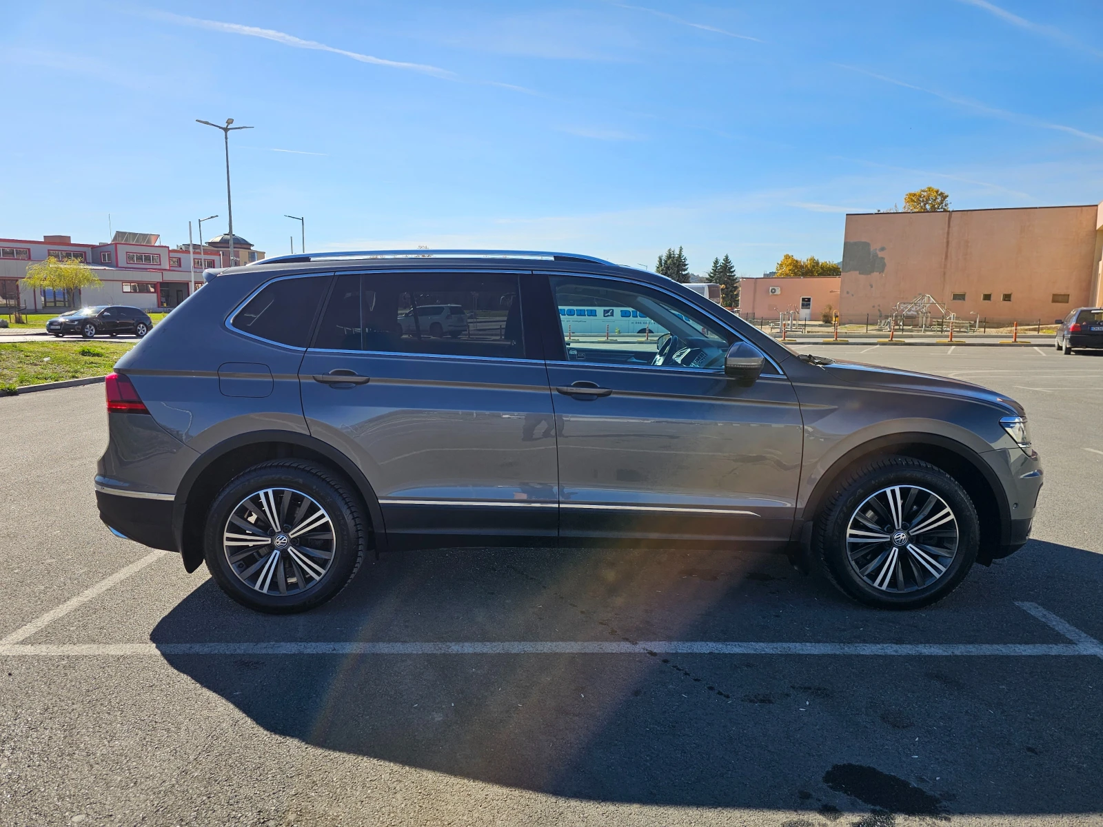 VW Tiguan Allspace R* LANE* 4MOTION* ПАНОРАМА | Mobile.bg — изображение 7