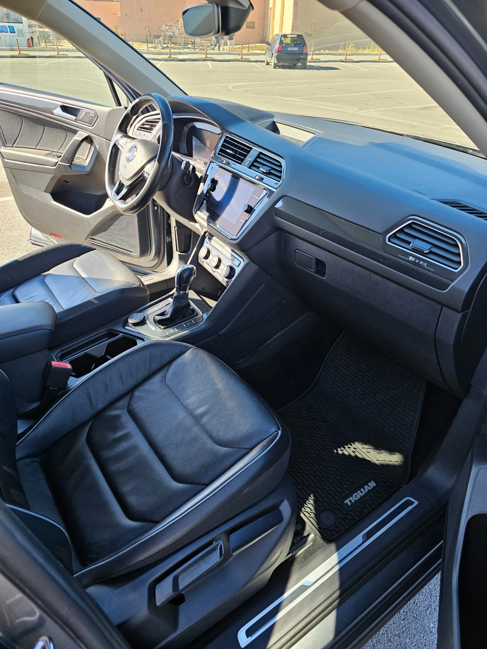 VW Tiguan Allspace R* LANE* 4MOTION* ПАНОРАМА | Mobile.bg — изображение 12