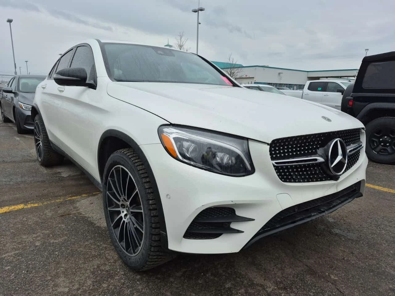 Mercedes-Benz GLC 300 COUPE * PANO * KEYLESS * 2 КЛЮЧА * CARFAX * , снимка 2 - Автомобили и джипове - 54231578