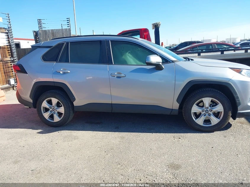 Toyota Rav4 2.5l Xle, снимка 13 - Автомобили и джипове - 54314238
