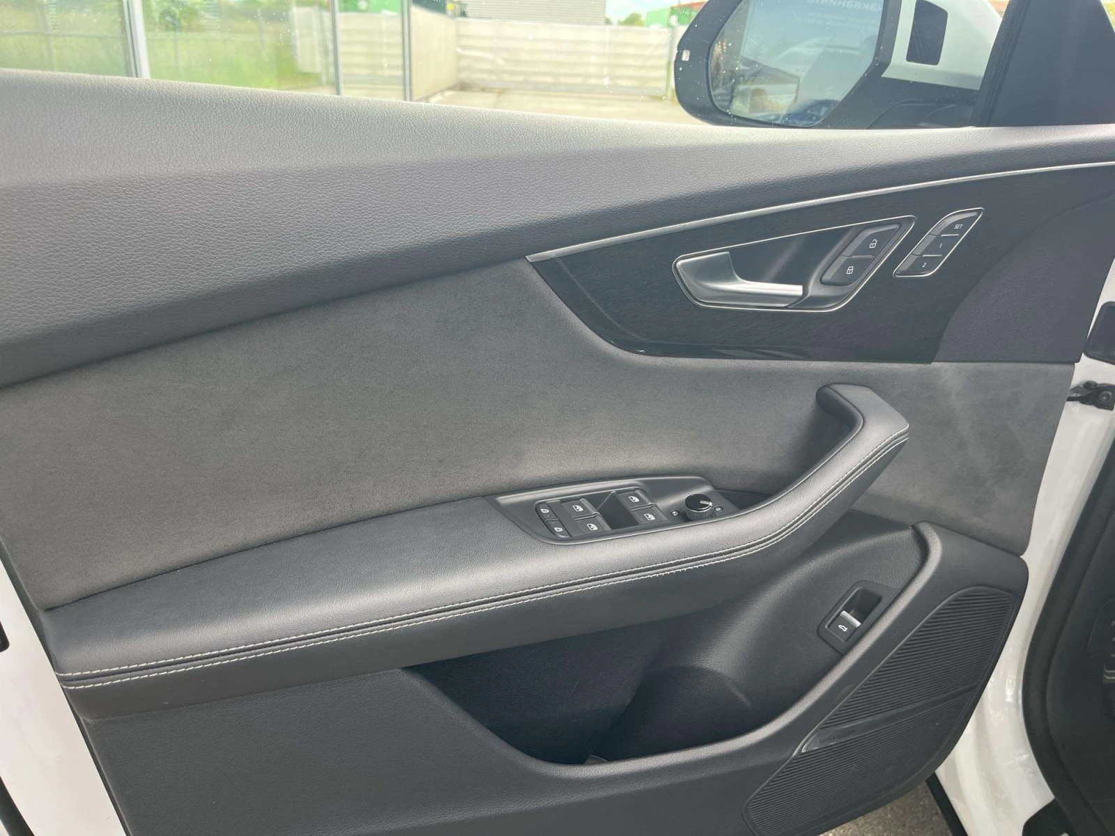 Audi Q8 S line 55 TFSI, снимка 5 - Автомобили и джипове - 54605309