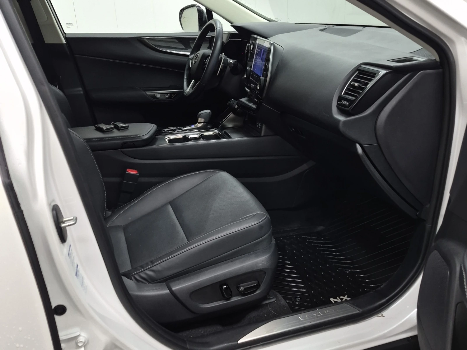 Lexus NX 350h * * CARFAX * * АВТО КРЕДИТ * * , снимка 9 - Автомобили и джипове - 54856708