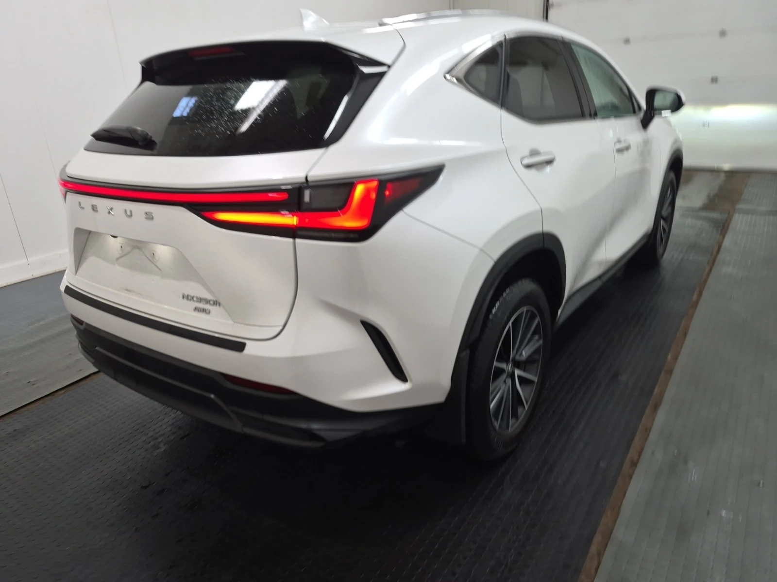 Lexus NX 350h * * CARFAX * * АВТО КРЕДИТ * * , снимка 3 - Автомобили и джипове - 54856708