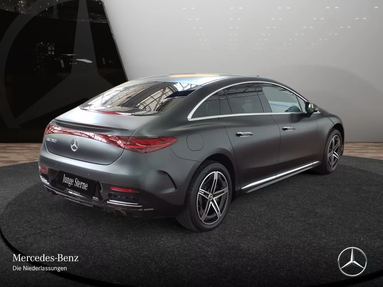 Mercedes-Benz EQE 350 AMG Dig.Light AIR 360 DIST HUD RAS Winter Pack, снимка 4 - Автомобили и джипове - 54883617