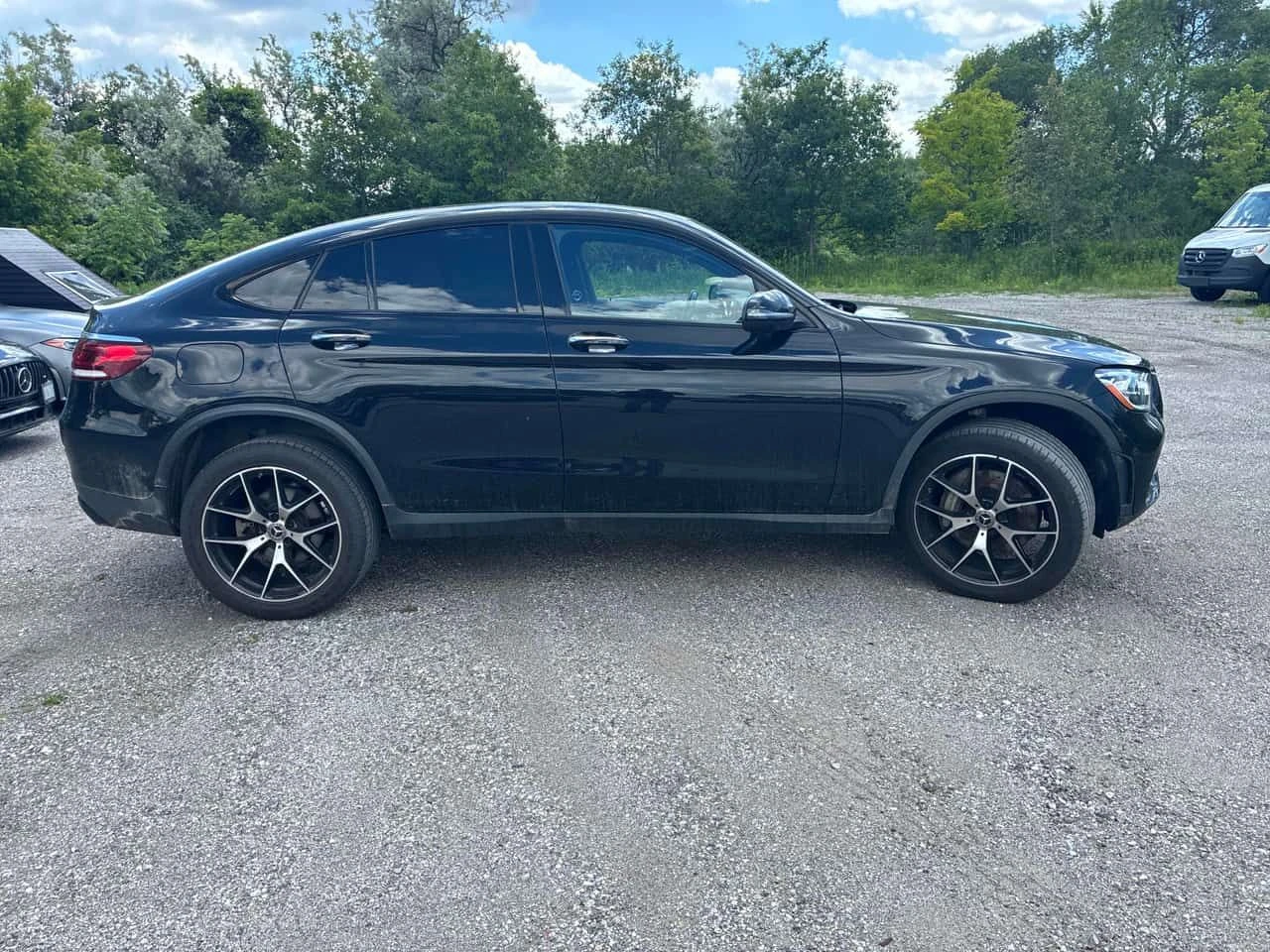 Mercedes-Benz GLC 300  DISTRONIC / CAMERA / АВТОКРЕДИТ , снимка 3 - Автомобили и джипове - 54942415