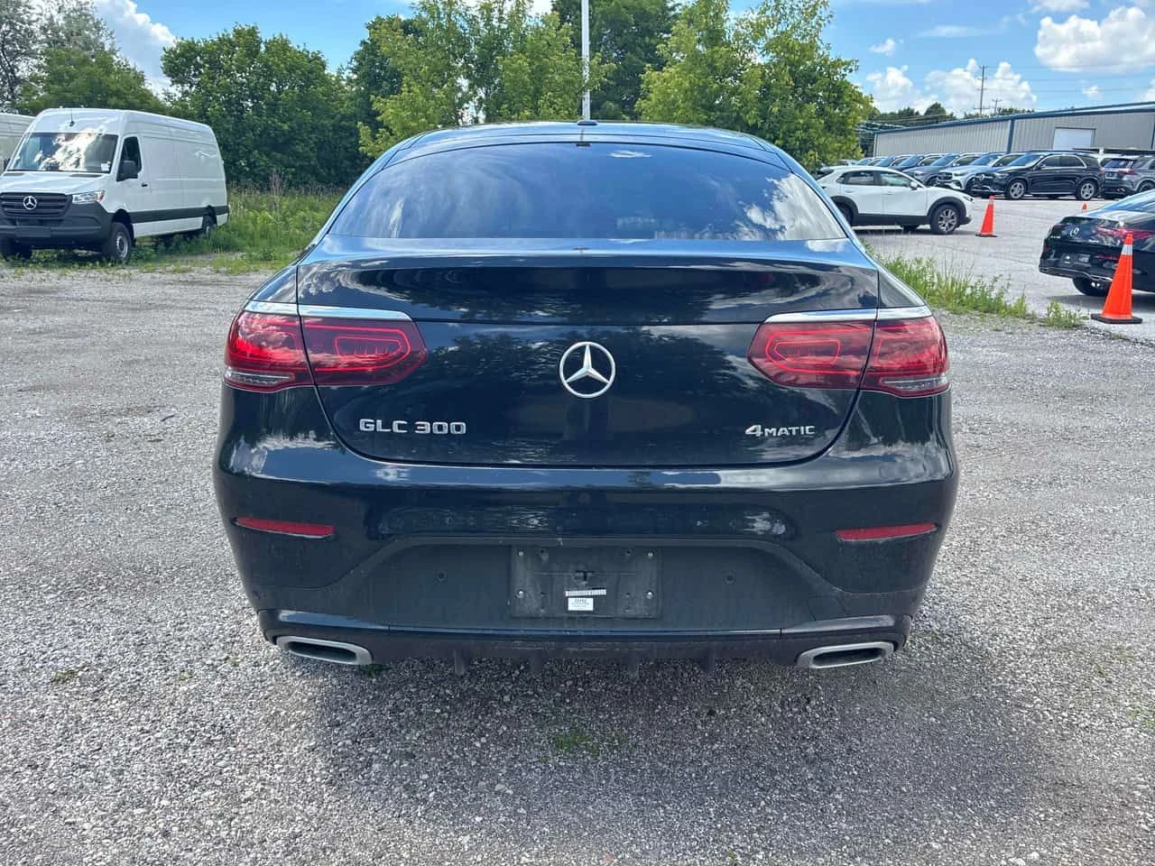 Mercedes-Benz GLC 300  DISTRONIC / CAMERA / АВТОКРЕДИТ , снимка 4 - Автомобили и джипове - 54942415