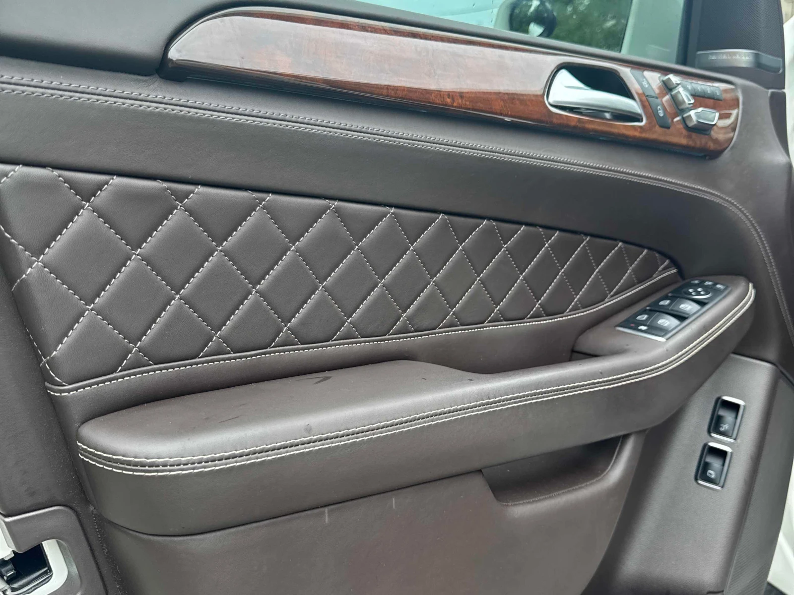 Mercedes-Benz GLS GLS 450* DESIGNO* PANO* CARFAX* АВТО КРЕДИТ* , снимка 9 - Автомобили и джипове - 55189159