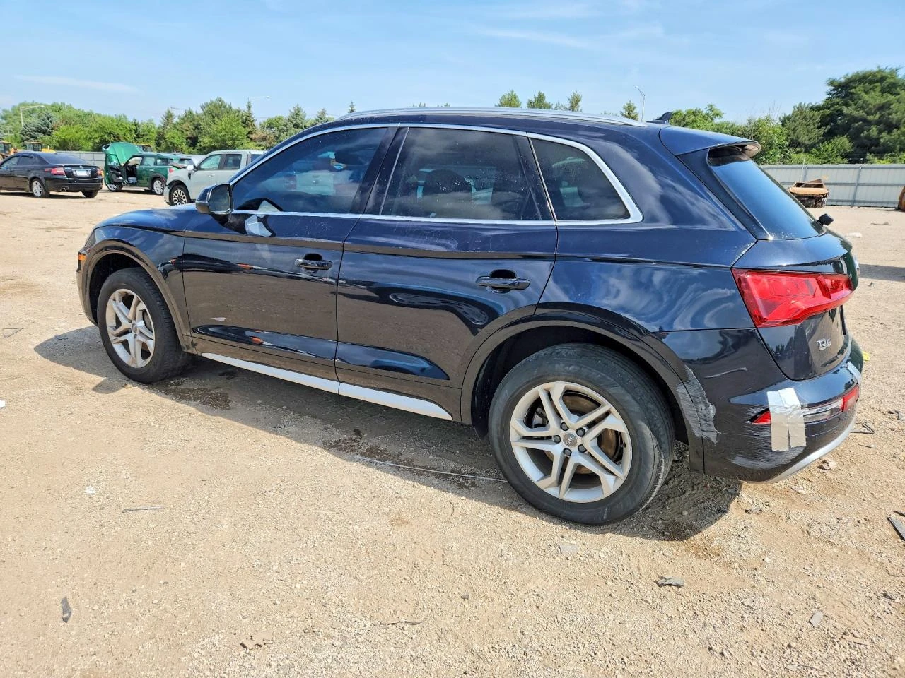 Audi Q5 2.0l Premium Plus, снимка 2 - Автомобили и джипове - 55877103
