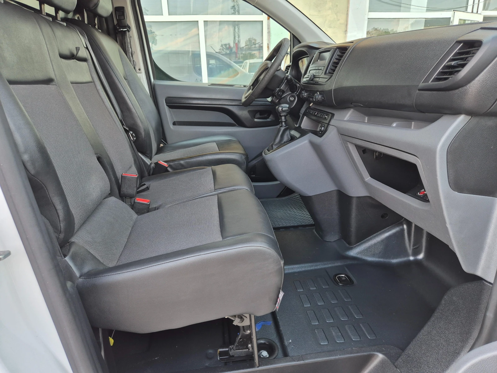 Peugeot Expert 2.0HDI KLIMA ITALY , снимка 13 - Бусове и автобуси - 55565291