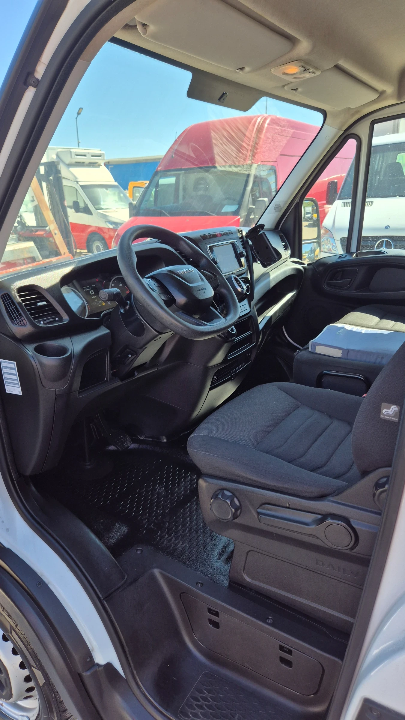 Iveco Daily 35s14* MAXI* РАМПА* КЛИМА* ШВЕЙЦАРИЯ* , снимка 10 - Бусове и автобуси - 55976164