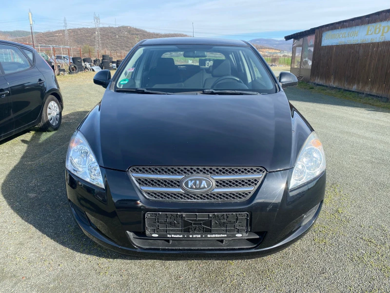 Kia Ceed 1.4, снимка 2 - Автомобили и джипове - 45004811