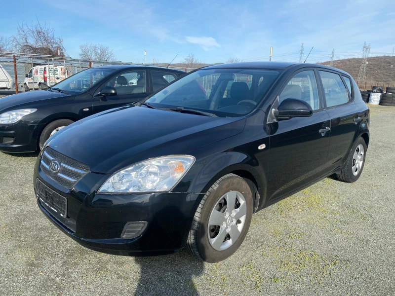 Kia Ceed 1.4, снимка 3 - Автомобили и джипове - 45004811