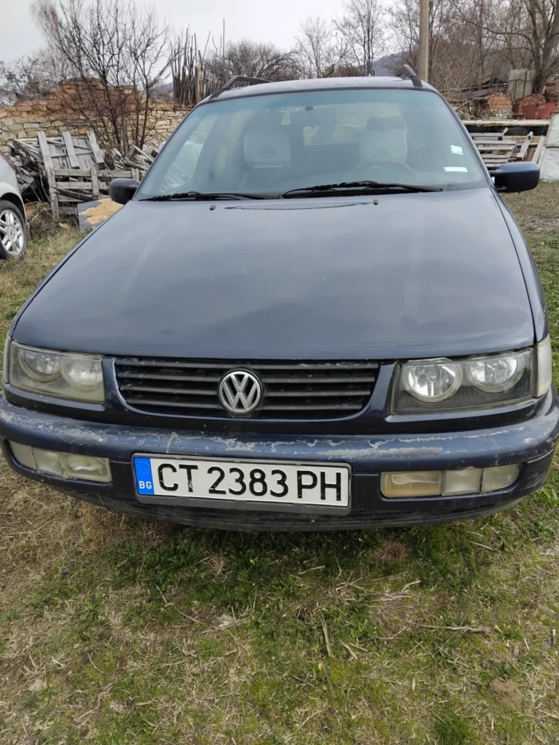 VW Passat 1, 8 90 коня, снимка 1 - Автомобили и джипове - 48982575