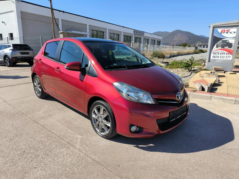 Toyota Yaris 1.3i-6sk-Navi-Kamera-Keyless-Panorama-Euro-5B, снимка 3 - Автомобили и джипове - 51816389