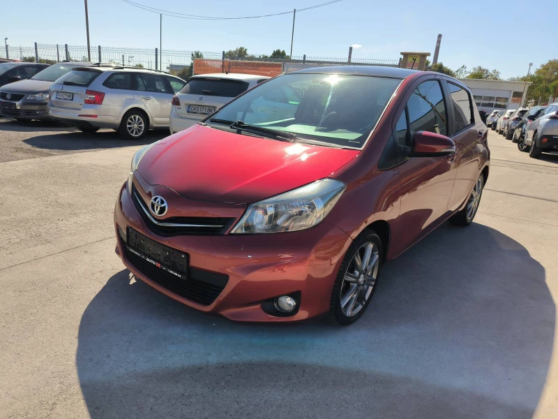 Toyota Yaris 1.3i-6sk-Navi-Kamera-Keyless-Panorama-Euro-5B, снимка 2 - Автомобили и джипове - 51816389
