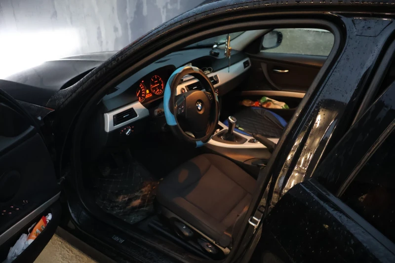 BMW 320 2.0d FACELIFT , снимка 7 - Автомобили и джипове - 52437090