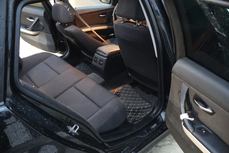 BMW 320 2.0d FACELIFT , снимка 8 - Автомобили и джипове - 52437090