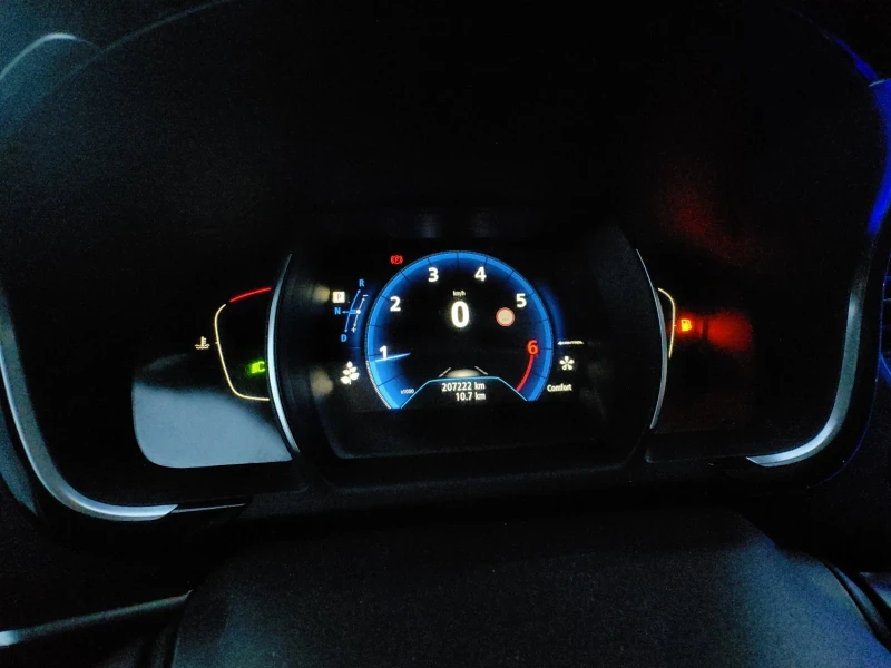 Renault Espace 1.6 TCe-200к.с Energy Zen Euro-6 Full Option, снимка 14 - Автомобили и джипове - 52451547