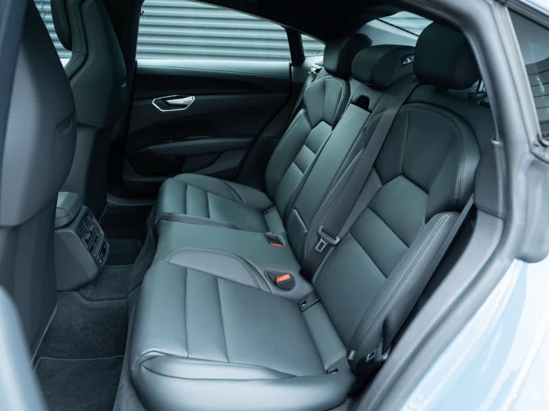 Audi E-Tron GT, снимка 13 - Автомобили и джипове - 52495751