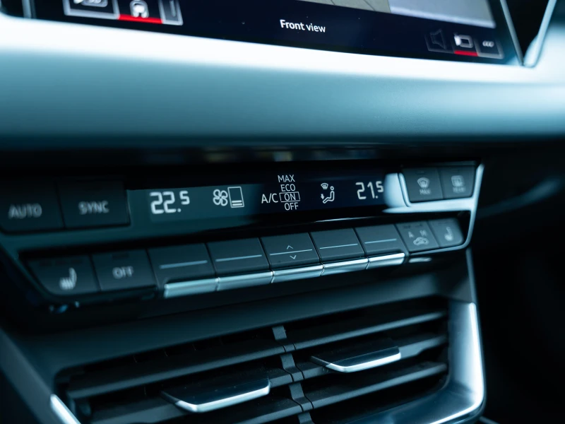 Audi E-Tron GT, снимка 10 - Автомобили и джипове - 52495751