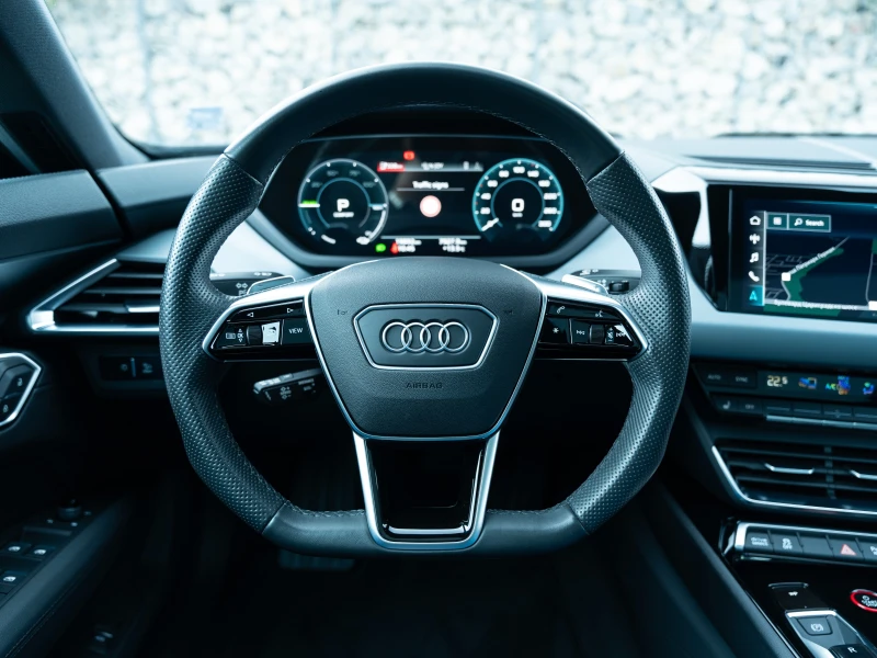 Audi E-Tron GT, снимка 8 - Автомобили и джипове - 52495751