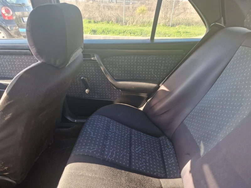 Mercedes-Benz C 220 D, снимка 8 - Автомобили и джипове - 52752571