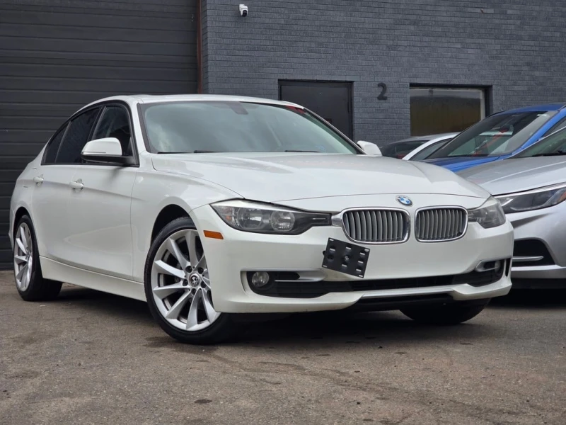 BMW 320 * 4dr Sdn 320i xDrive AWD * CARFAX * ЦЕНА ДО БГ, снимка 2 - Автомобили и джипове - 52850618