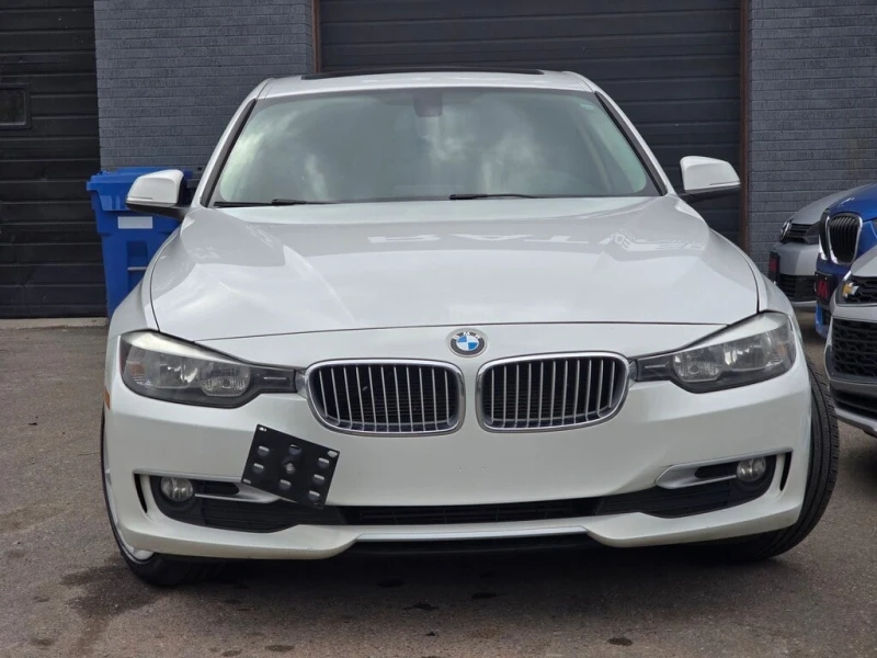 BMW 320 * 4dr Sdn 320i xDrive AWD * CARFAX * ЦЕНА ДО БГ, снимка 3 - Автомобили и джипове - 52850618