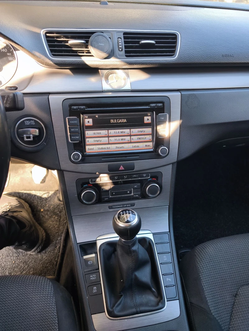 VW Passat B7 2.0 TDI 140кс, снимка 9 - Автомобили и джипове - 52856098