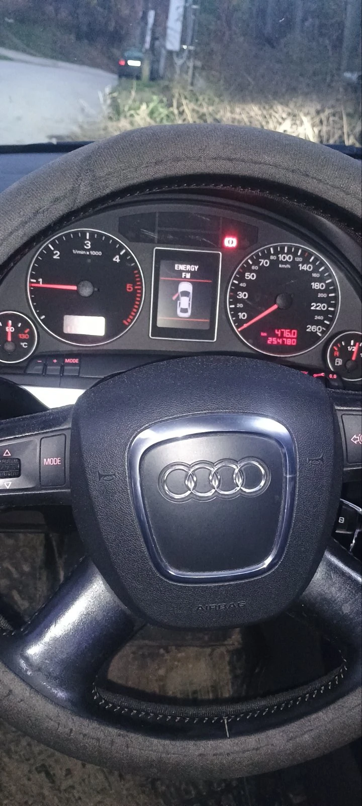 Audi A4 2.0TDI, снимка 5 - Автомобили и джипове - 52756320