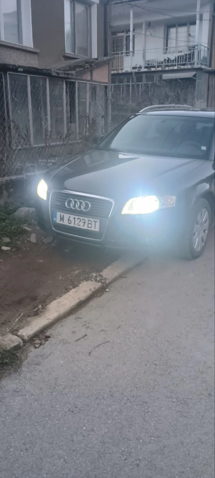 Audi A4 2.0TDI, снимка 3 - Автомобили и джипове - 52756320