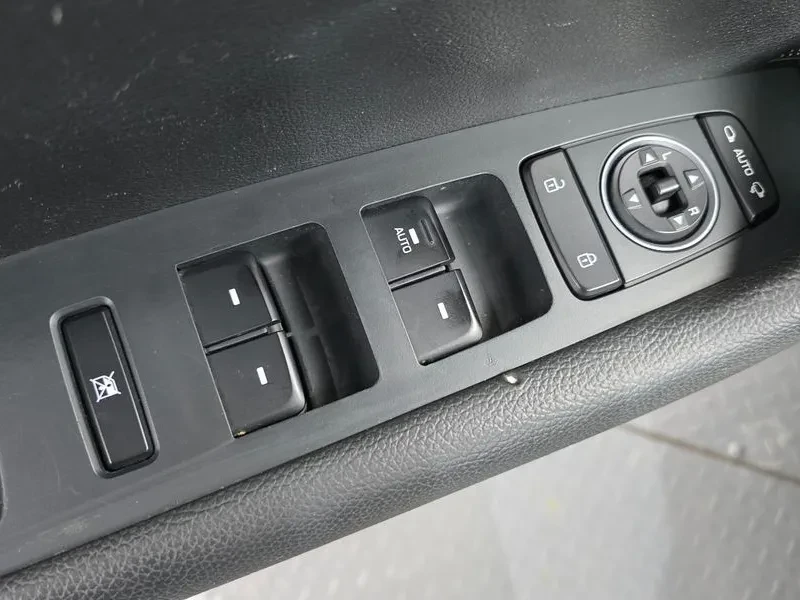Hyundai Sonata LPG, снимка 12 - Автомобили и джипове - 55558681