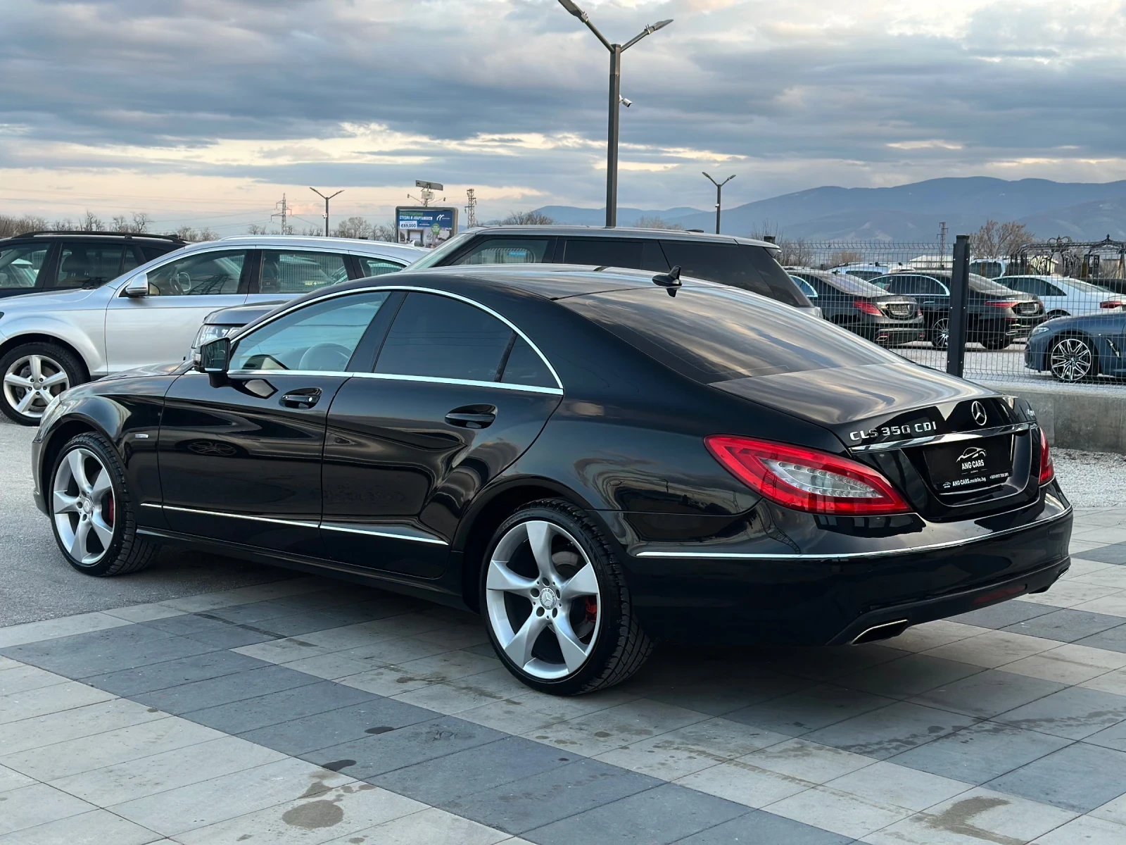 Mercedes-Benz CLS 350 * 4Matic* 7Gtronic* Регистриран*  - изображение 4