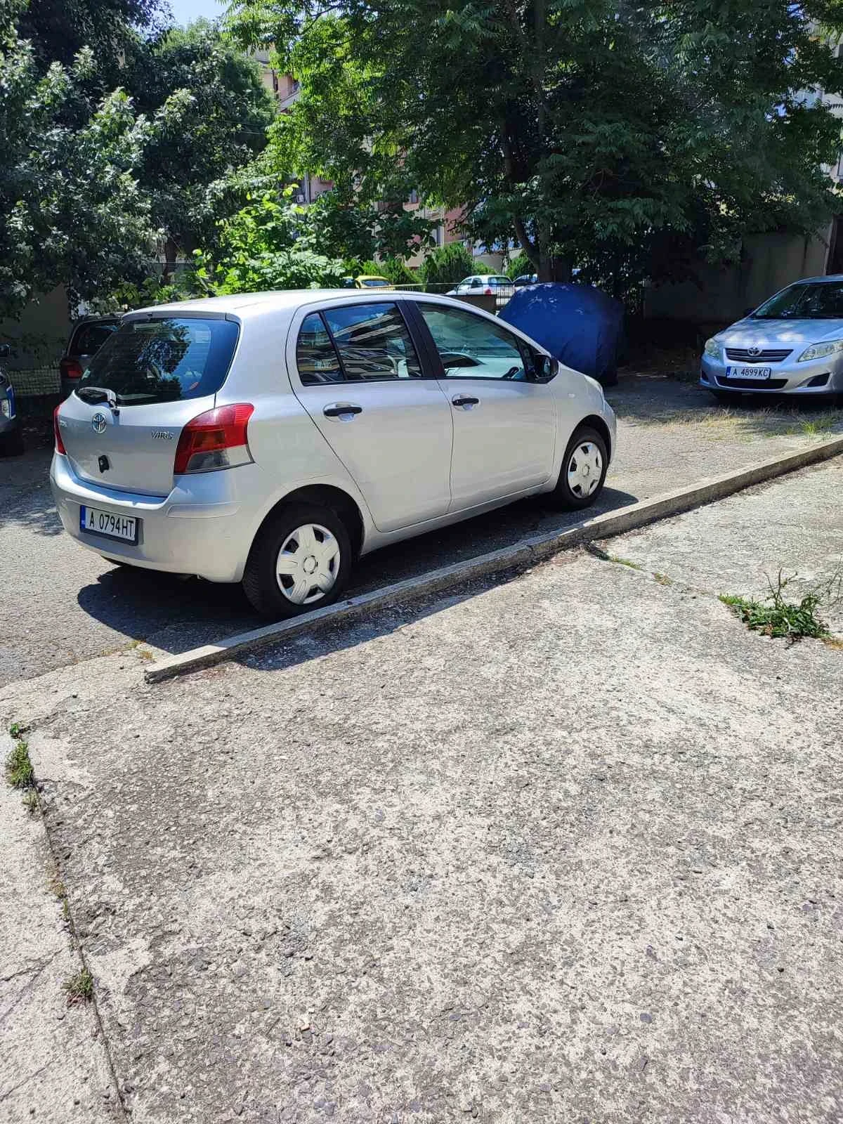 Toyota Yaris 1.0 - изображение 3