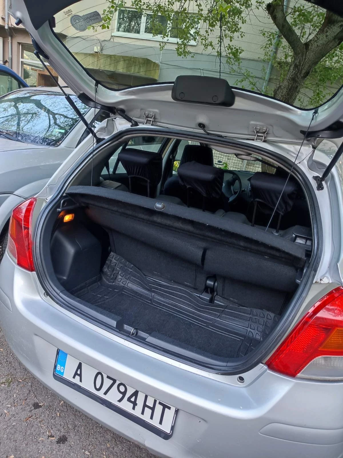 Toyota Yaris 1.0 - изображение 7