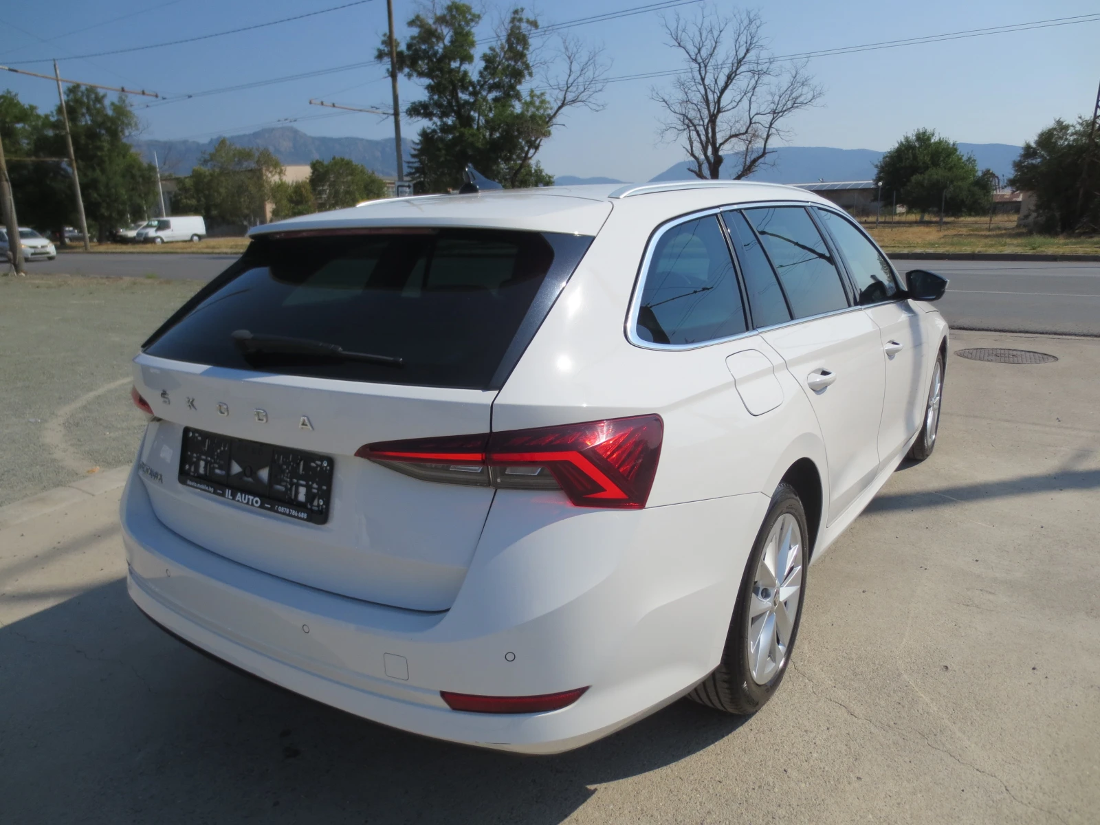 Skoda Octavia 2.0TDI* DSG*  - изображение 5