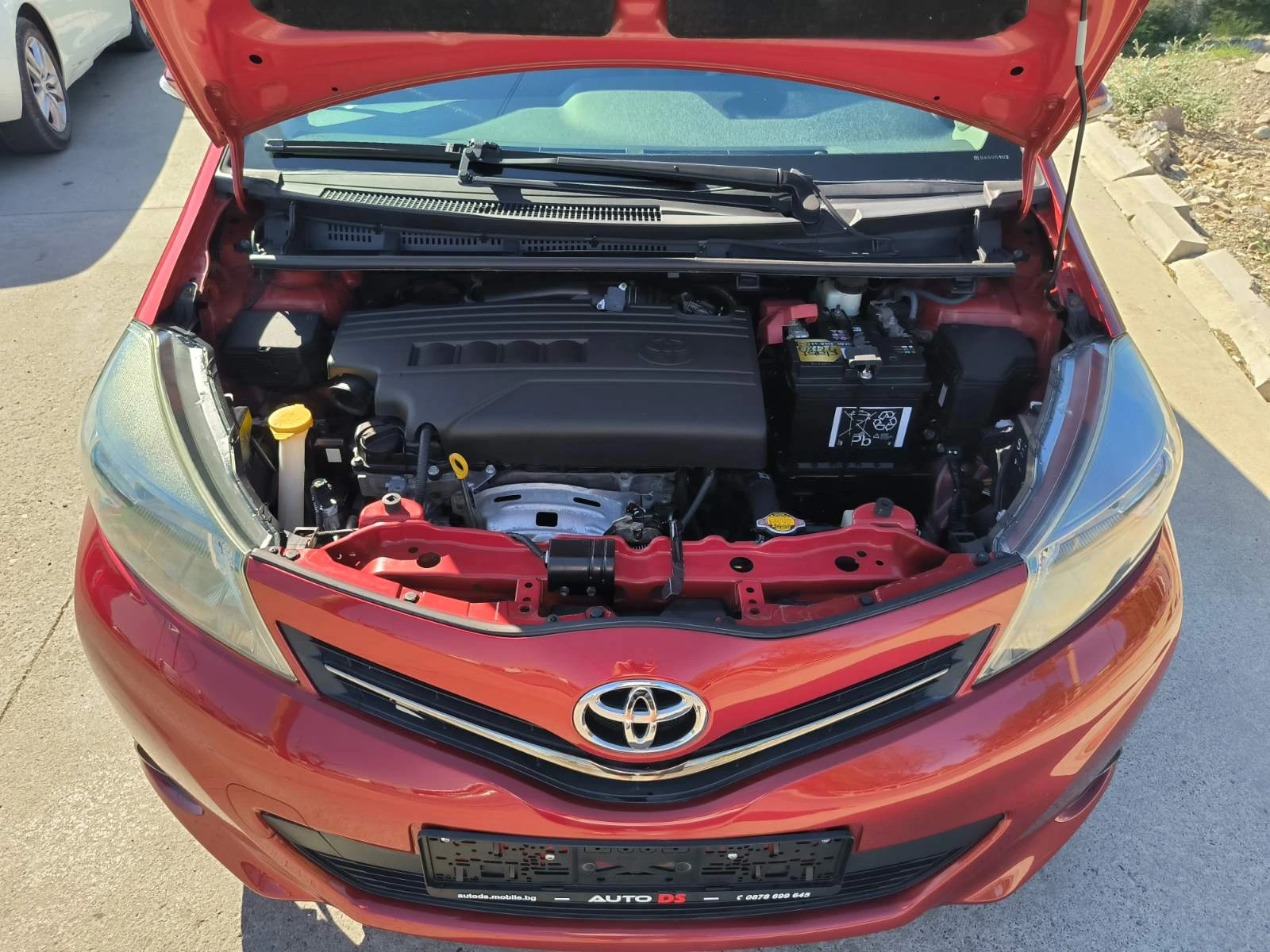 Toyota Yaris 1.3i-6sk-Navi-Kamera-Keyless-Panorama-Euro-5B - изображение 9