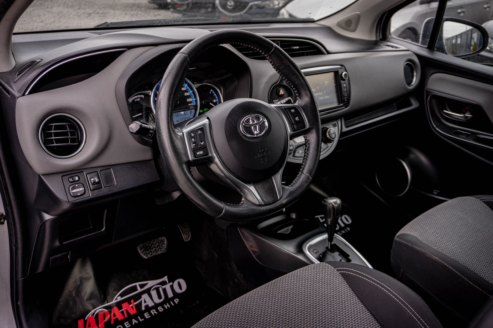 Toyota Yaris 1.5 Hybrid ���!!! � ��������! �����. �� �� 1�. | Mobile.bg � ����������� 7