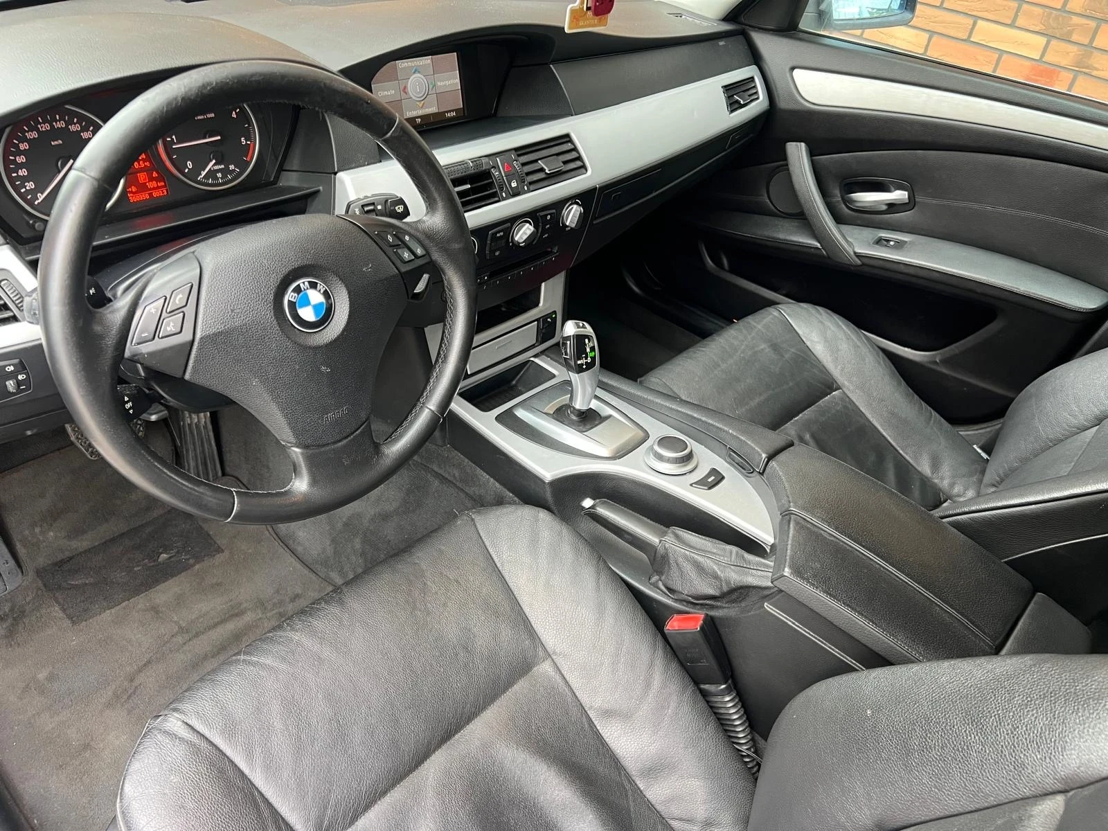 BMW 520, снимка 6 - Автомобили и джипове - 54074494